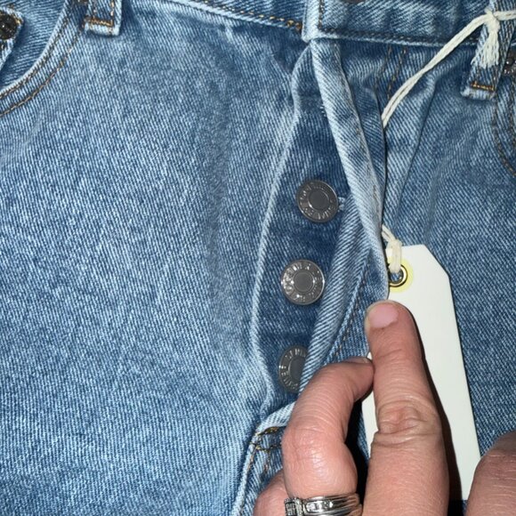 NWT By Together Medium Blue Wash Frayed Hem Jean Shorts Size Medium - Picture 4 of 5